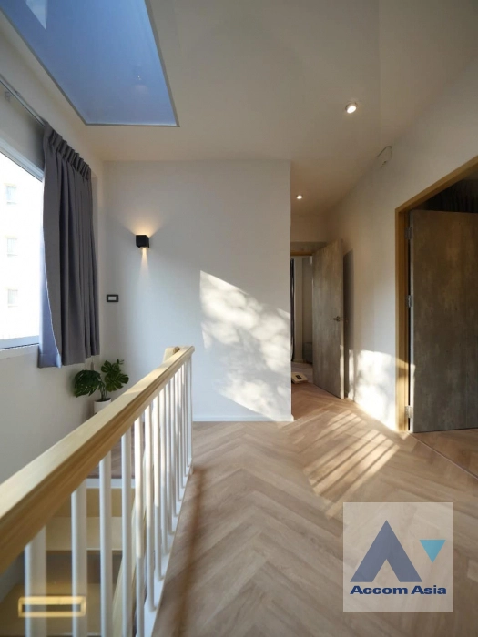 9  3 br House for rent and sale in Sukhumvit ,Bangkok BTS Phra khanong AA39414