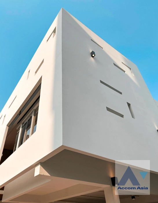 17  3 br House for rent and sale in Sukhumvit ,Bangkok BTS Phra khanong AA39414