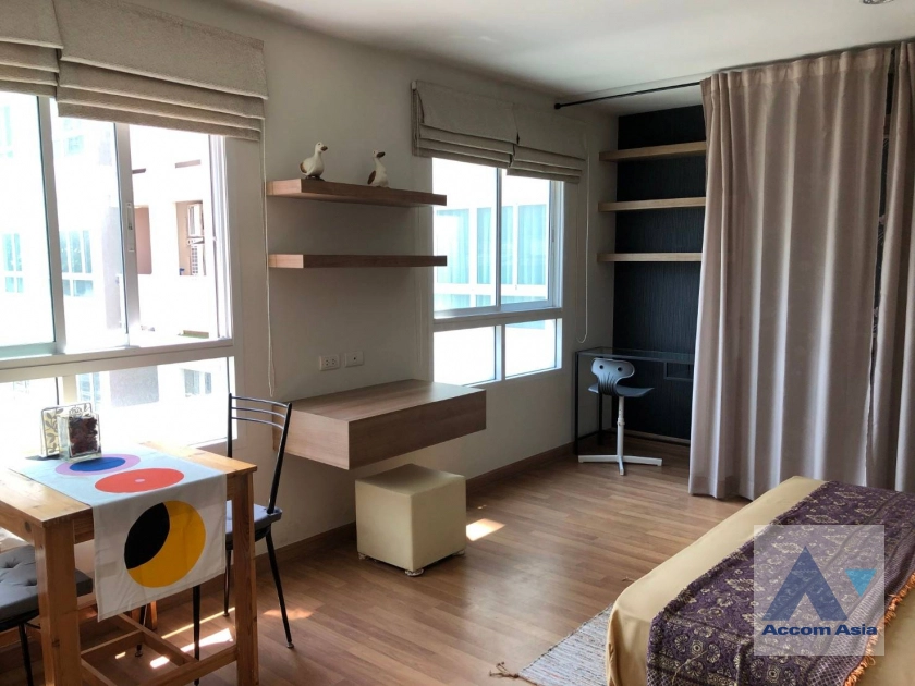 unit 1 Bedroom  Condominium For Rent & Sale in Sukhumvit, Bangkok  near BTS Ekkamai (AA39417)