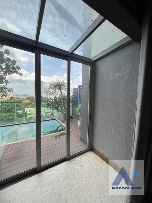 Corner Unit, Private Swimming Pool, Double High Ceiling, Duplex Condo, Pet friendly |  2 Bedrooms  Condominium For Sale in Sukhumvit, Bangkok  near BTS Thong Lo (AA39418)