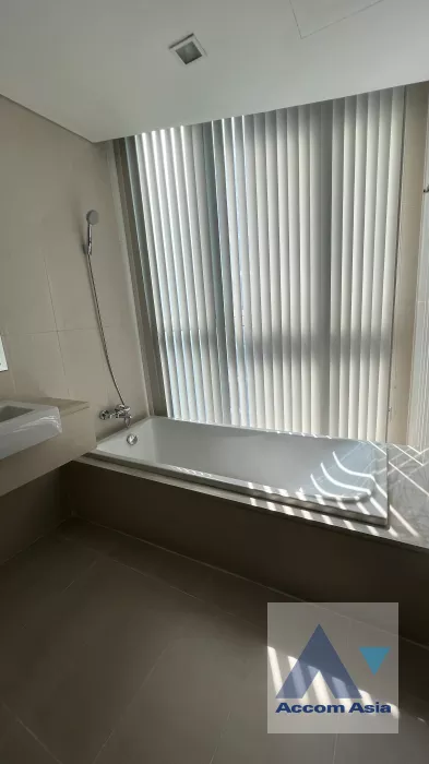 9  2 br Condominium For Rent in Sukhumvit ,Bangkok BTS Phra khanong at Le Luk AA39424