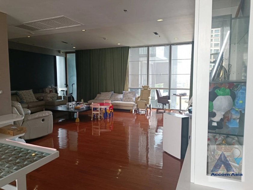 Domus 16 Condominium  4 Bedroom for Sale MRT Sukhumvit in Sukhumvit Bangkok