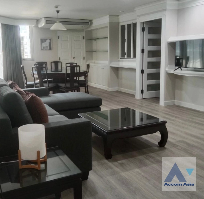Pet friendly |  Contemporary Lifestyle Apartment  3 Bedroom for Sale & Rent BTS Nana in Sukhumvit Bangkok