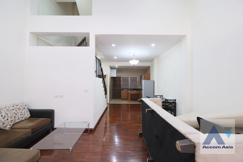 unitPet friendly |  2 Bedrooms  Apartment For Rent in Sukhumvit, Bangkok  near BTS Nana (AA39432)