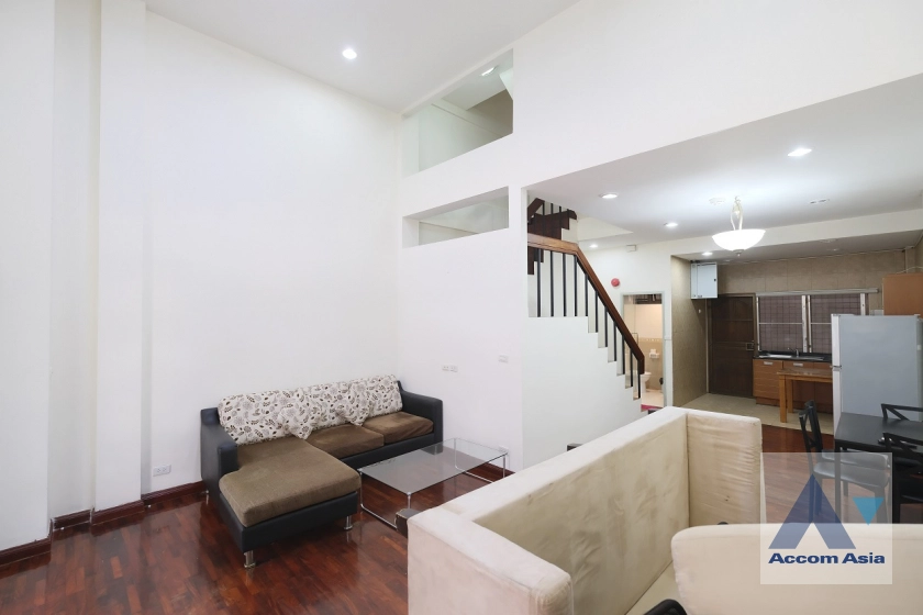 unitPet friendly |  2 Bedrooms  Apartment For Rent in Sukhumvit, Bangkok  near BTS Nana (AA39432)