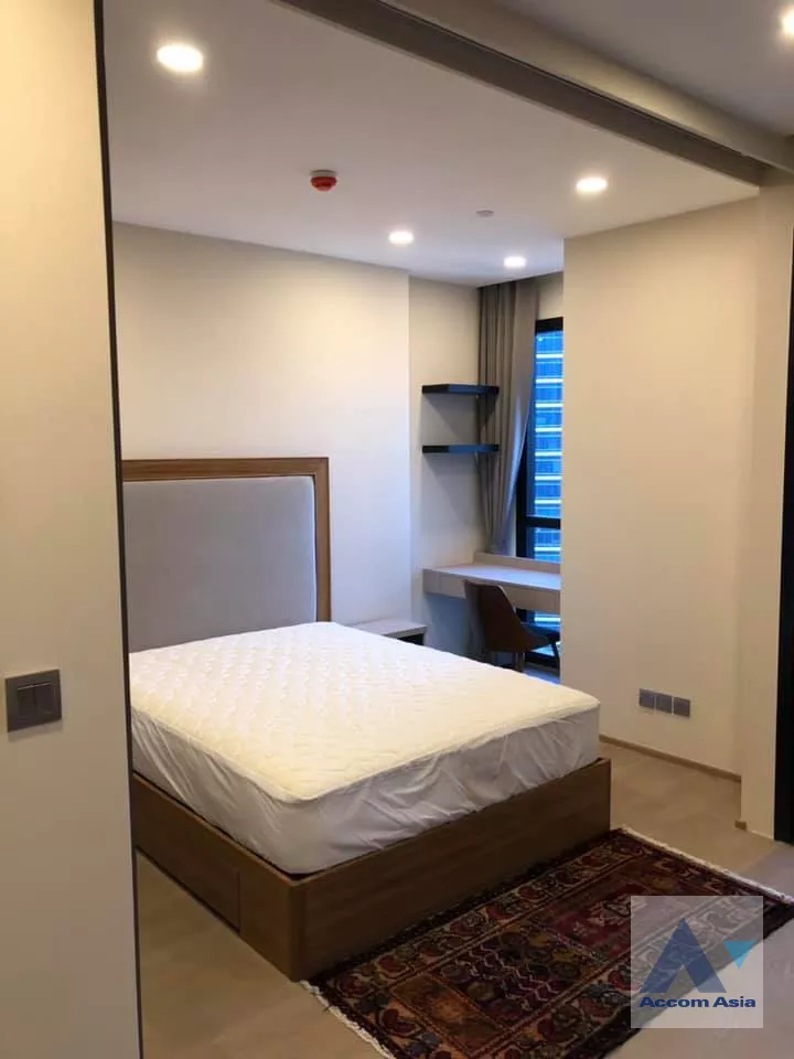  1 Bedroom  Condominium For Rent in Silom, Bangkok  near MRT Sam Yan (AA39433)
