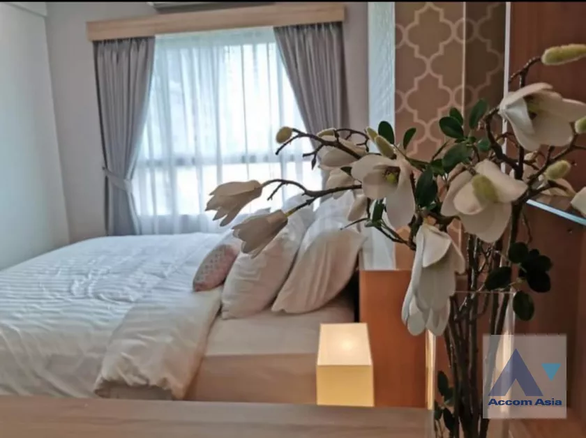 unit 1 Bedroom  Condominium For Rent in Charoen Nakhon, Bangkok  near BTS Krung Thon Buri (AA39435)