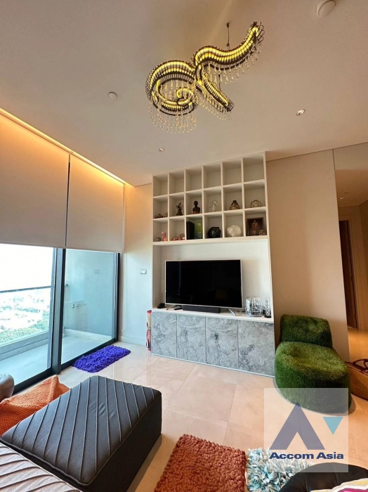  1  2 br Condominium For Rent in Ploenchit ,Bangkok BTS Chitlom at Sindhorn Residence AA39437