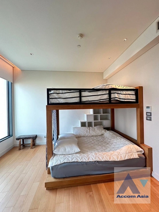 7  2 br Condominium For Rent in Ploenchit ,Bangkok BTS Chitlom at Sindhorn Residence AA39437