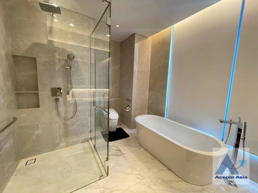 10  2 br Condominium for rent and sale in Ploenchit ,Bangkok BTS Chitlom at Sindhorn Residence AA39437