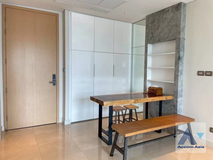 4  2 br Condominium for rent and sale in Ploenchit ,Bangkok BTS Chitlom at Sindhorn Residence AA39437
