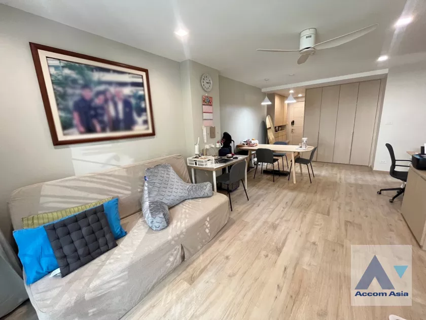  2 Bedrooms  Condominium For Rent & Sale in Sukhumvit, Bangkok  near BTS Ekkamai (AA39440)
