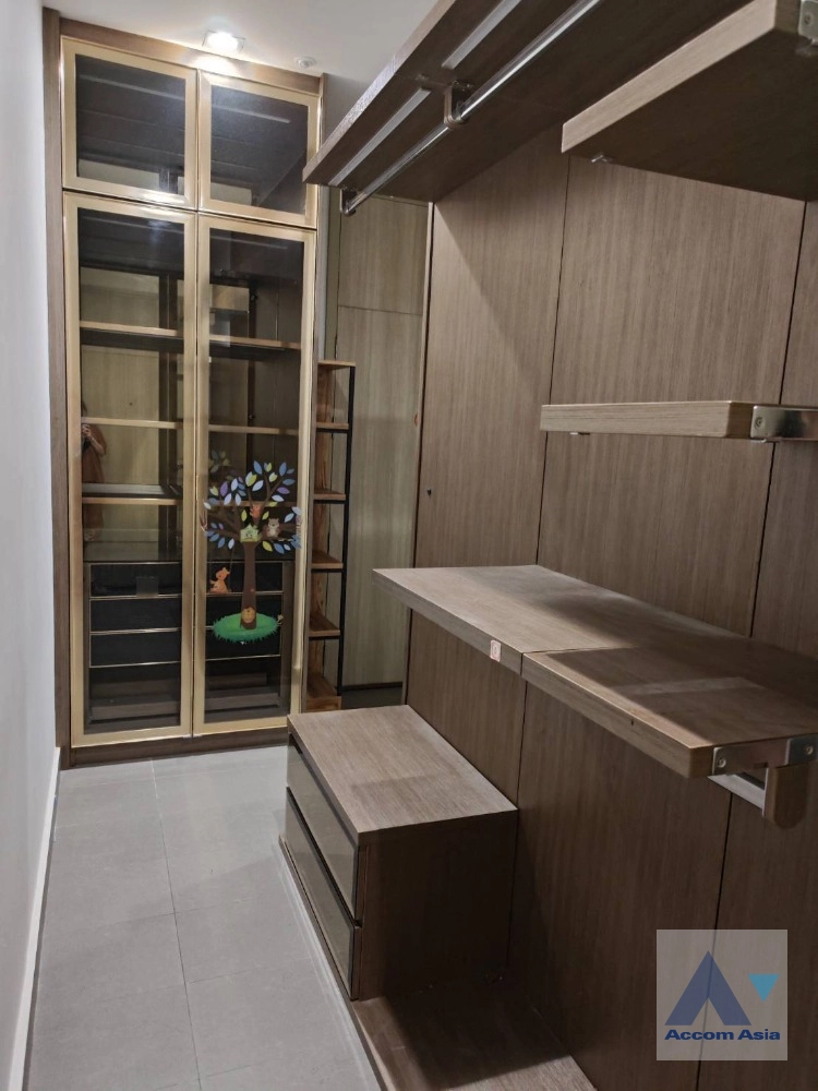 6  2 br Condominium For Sale in Ploenchit ,Bangkok BTS Ploenchit at Noble Ploenchit AA39442