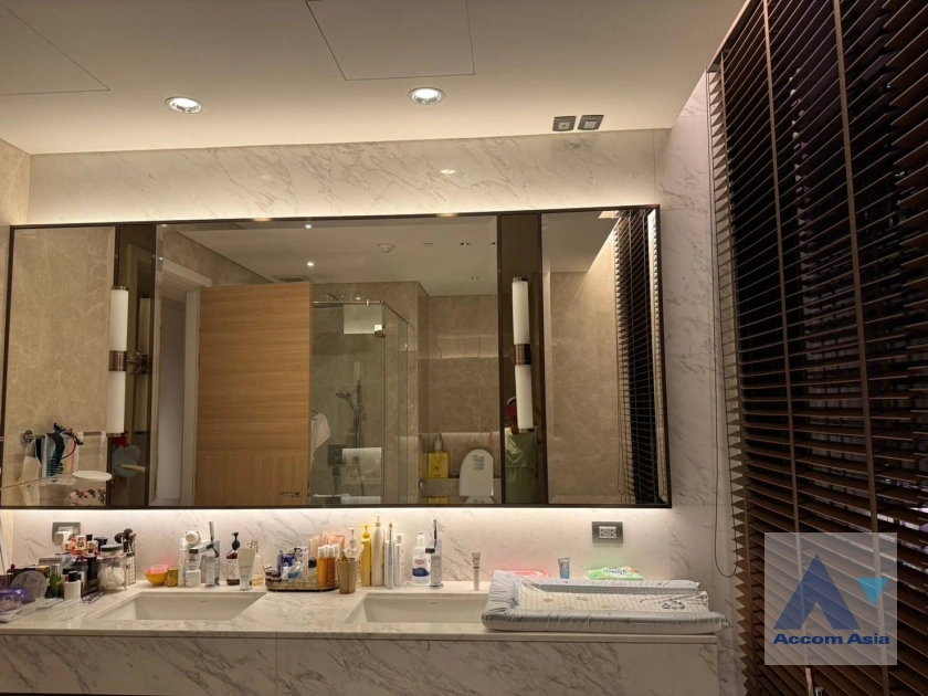 9  2 br Condominium for rent and sale in Ploenchit ,Bangkok BTS Chitlom at Sindhorn Residence AA39445