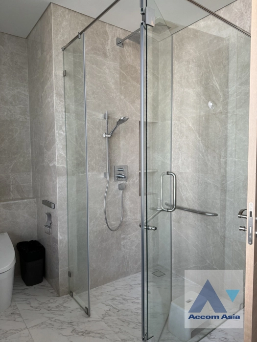 12  2 br Condominium for rent and sale in Ploenchit ,Bangkok BTS Chitlom at Sindhorn Residence AA39445