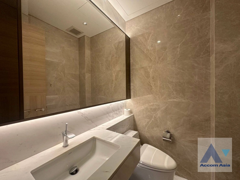 10  2 br Condominium for rent and sale in Ploenchit ,Bangkok BTS Chitlom at Sindhorn Residence AA39445