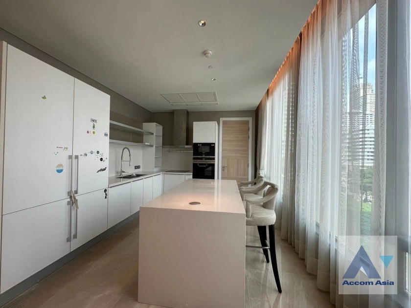 5  2 br Condominium for rent and sale in Ploenchit ,Bangkok BTS Chitlom at Sindhorn Residence AA39445