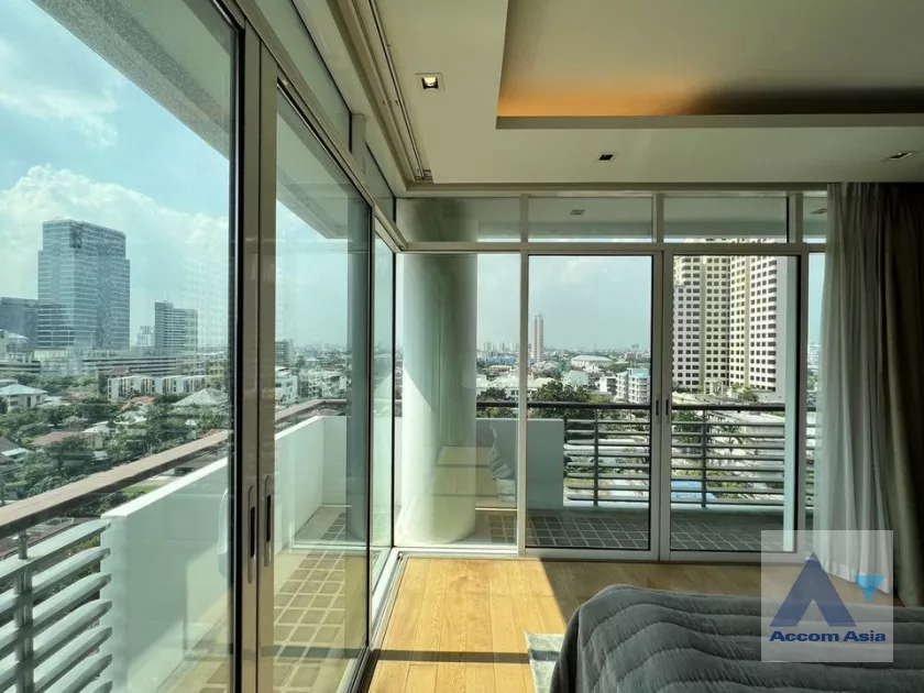  2 Bedrooms  Condominium For Sale in Phaholyothin, Bangkok  near BTS Ari (AA39458)