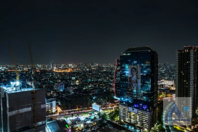 Double High Ceiling, Penthouse |  2 Bedrooms  Condominium For Sale in Ratchadapisek, Bangkok  near MRT Rama 9 (AA39461)