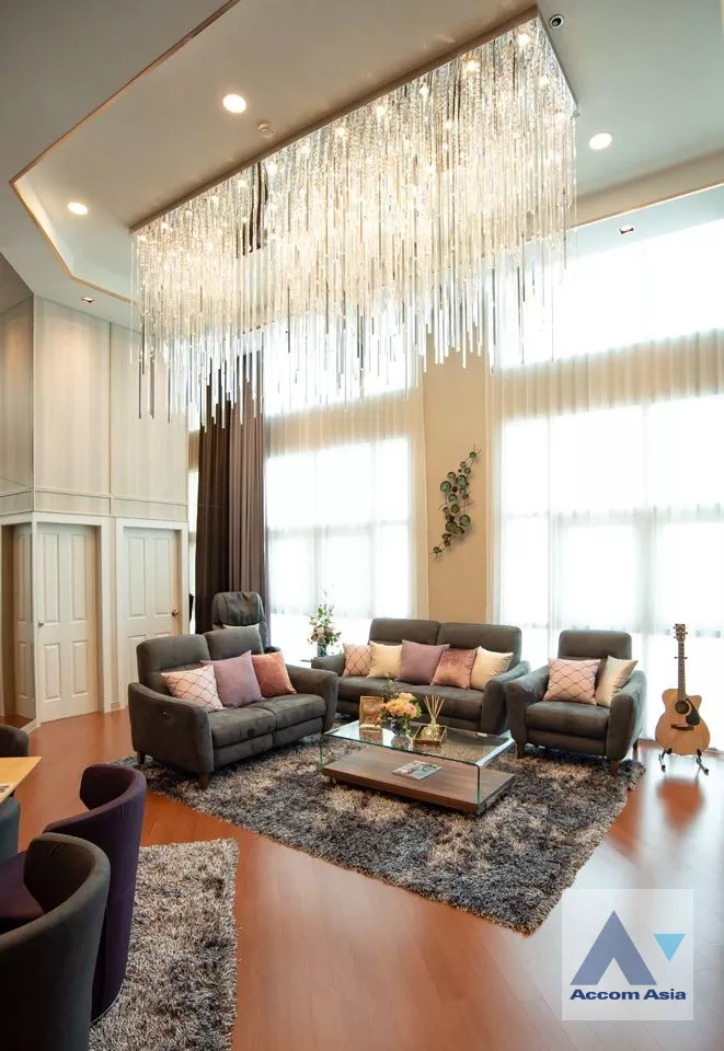Double High Ceiling, Penthouse | Belle Grand Rama 9 Condominium  2 Bedroom for Sale MRT Rama 9 in Ratchadapisek Bangkok