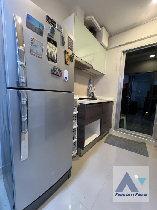 unit 1 Bedroom  Condominium For Rent in Sathorn, Bangkok  near BTS Chong Nonsi (AA39463)