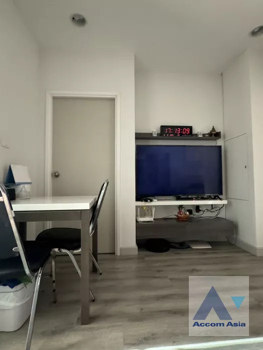 unit 1 Bedroom  Condominium For Rent in Sathorn, Bangkok  near BTS Chong Nonsi (AA39463)