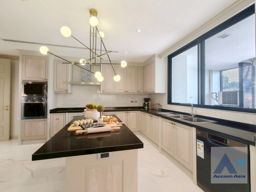 11  4 br Apartment For Rent in Sukhumvit ,Bangkok BTS Phrom Phong at Fully Facilities AA39470