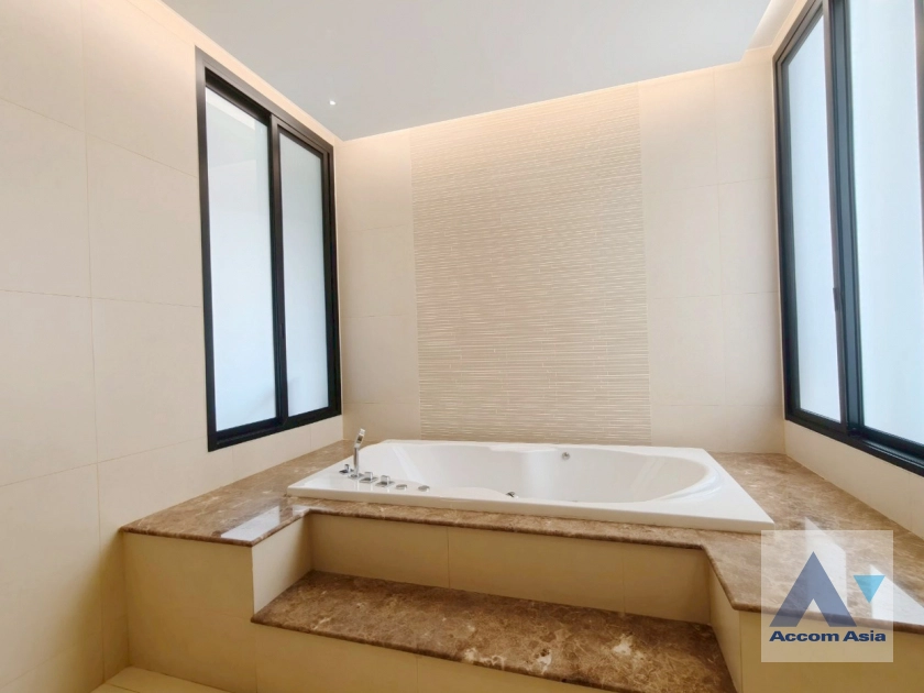 18  4 br Apartment For Rent in Sukhumvit ,Bangkok BTS Phrom Phong at Fully Facilities AA39470