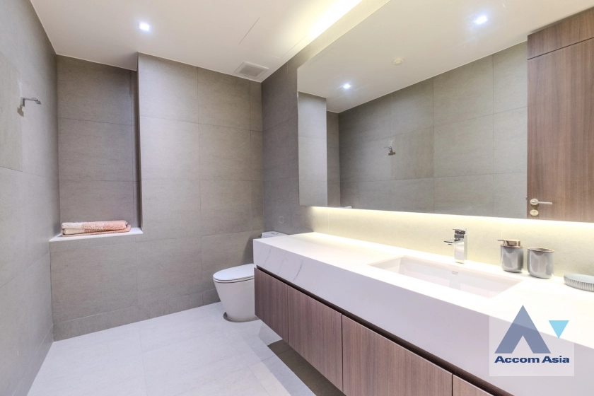 23  4 br Apartment For Rent in Sukhumvit ,Bangkok BTS Phrom Phong at Modern Brand New Apartment AA39472