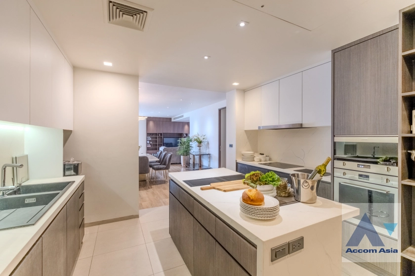 9  4 br Apartment For Rent in Sukhumvit ,Bangkok BTS Phrom Phong at Modern Brand New Apartment AA39473