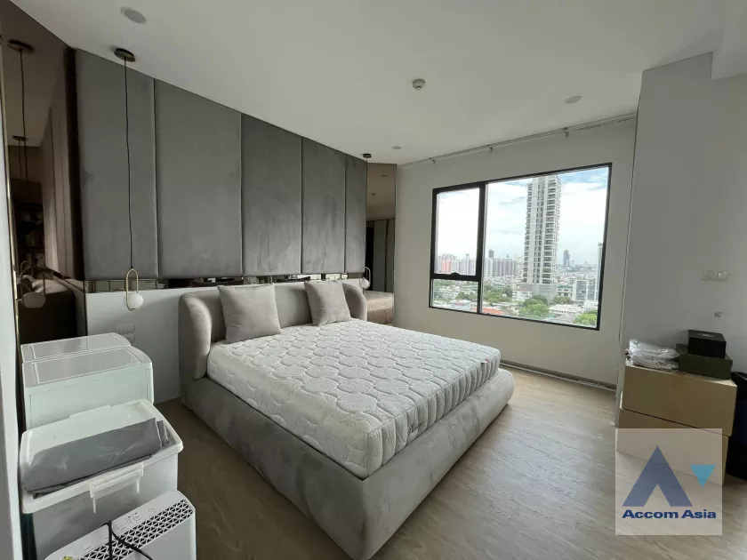  2 Bedrooms  Condominium For Sale in Sathorn, Bangkok  near BTS Chong Nonsi - BRT Thanon Chan (AA39482)