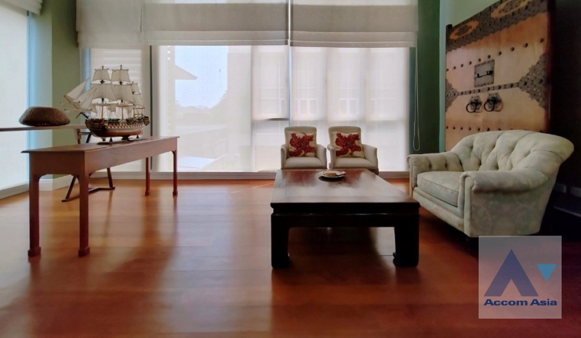 unit 3 Bedrooms  Townhouse For Sale in Sukhumvit, Bangkok  near BTS Ekkamai (AA39489)