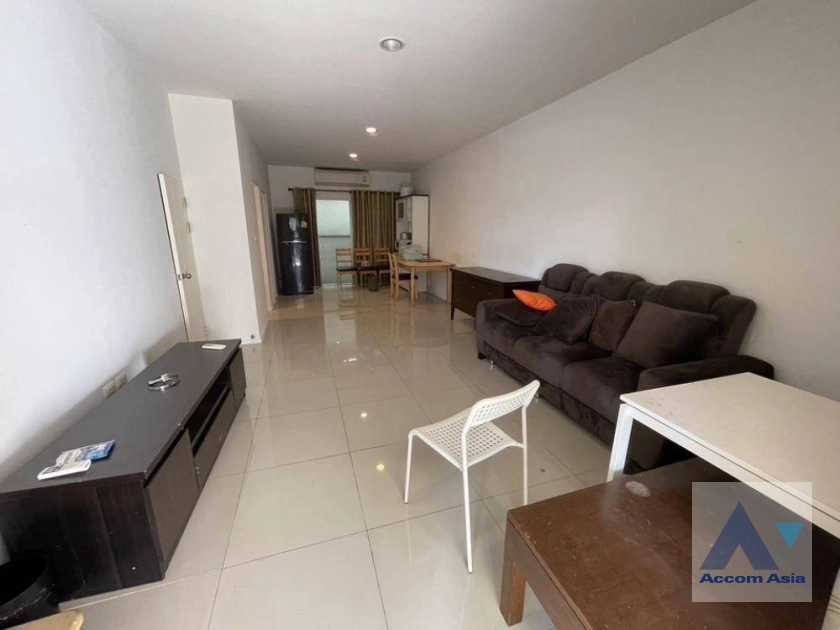  Shizen Phatthanakan Townhouse  3 Bedroom for Rent ARL Hua Mak in Pattanakarn Bangkok