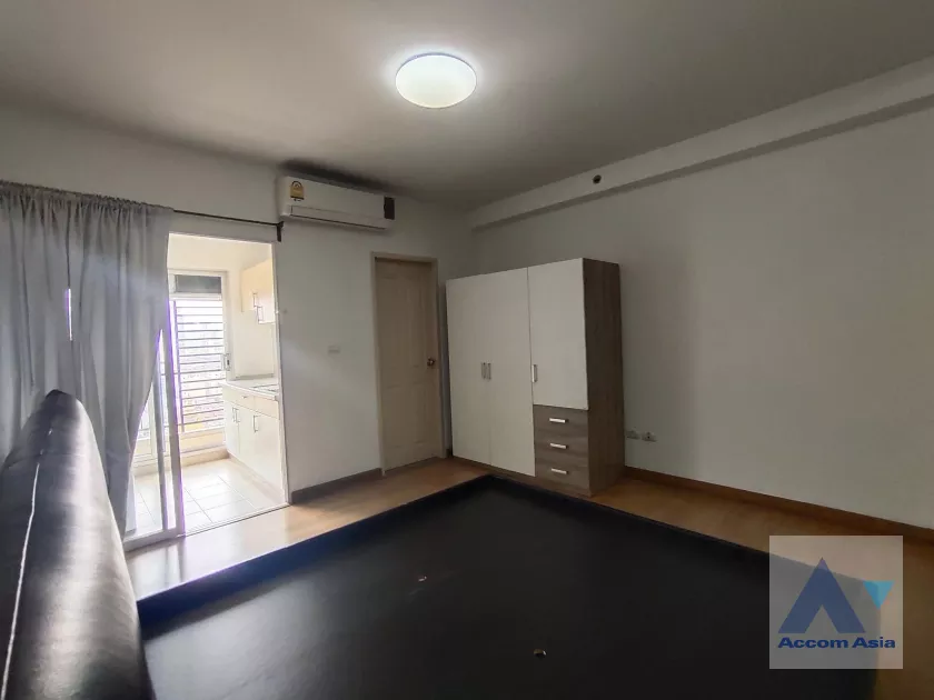 5  1 br Condominium For Sale in Ratchadaphisek ,Bangkok BTS Ekkamai at Supalai Park Ekkamai Thonglor AA39497