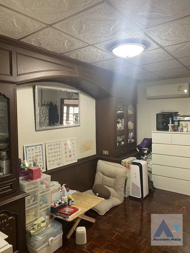 unitTownhouse for sale near BTS Udomsuk only 1 KM