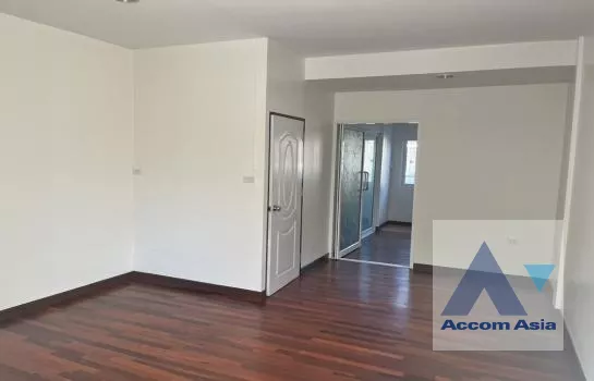 13  3 br Townhouse For Sale in Sukhumvit ,Bangkok  AA39522