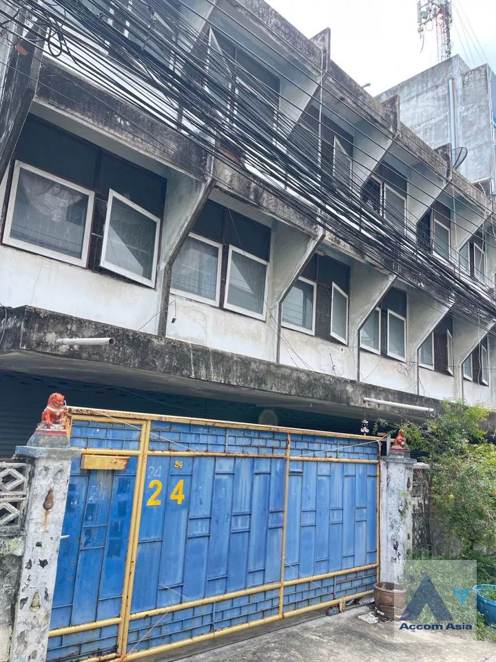  1  12 br House For Sale in Sukhumvit ,Bangkok BTS On Nut AA39523