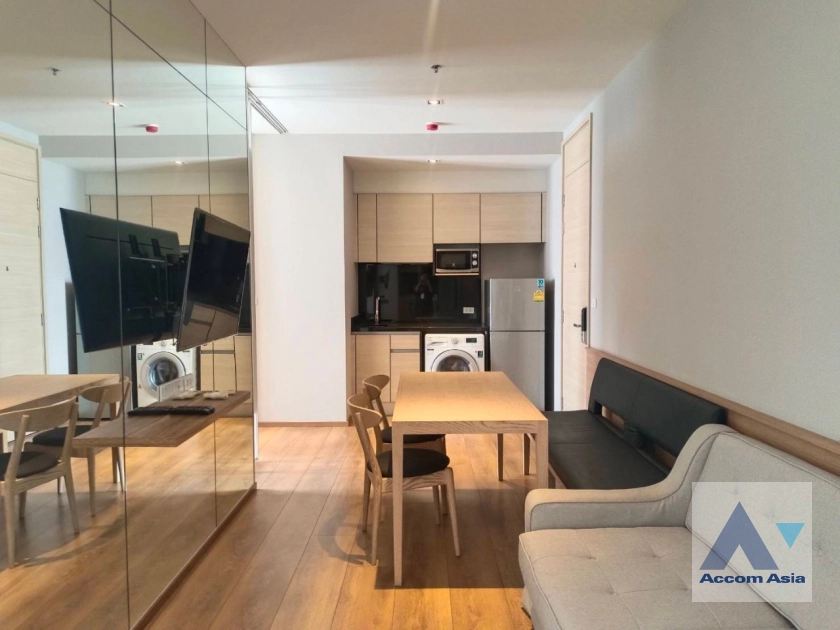 unit 2 Bedrooms  Condominium For Rent in Sukhumvit, Bangkok  near BTS Phrom Phong (AA39525)