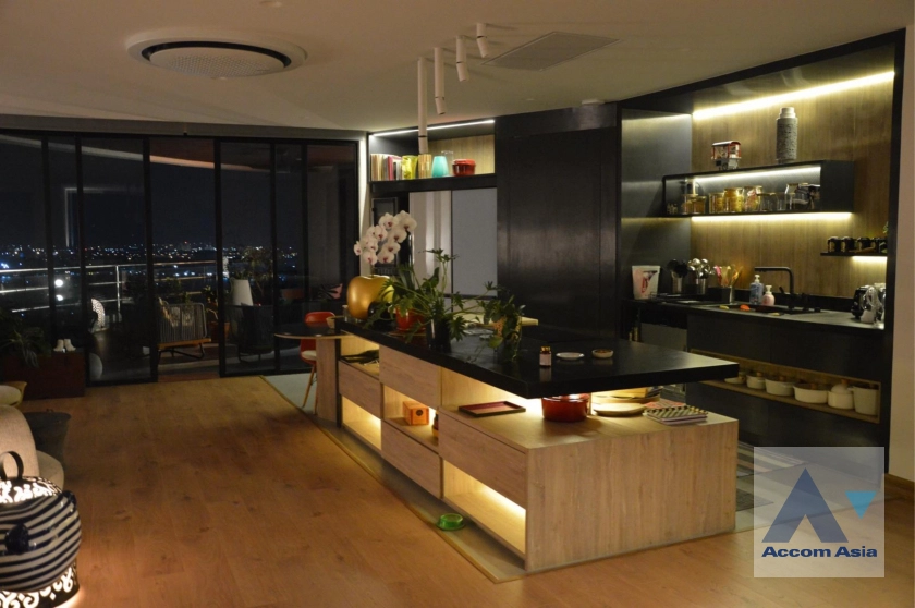 unit 4 Bedrooms  Condominium For Sale in Sathorn, Bangkok  near BRT Wat Dan (AA39529)