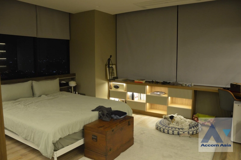 6  4 br Condominium For Sale in Sathorn ,Bangkok BRT Wat Dan at Royal River Place AA39529