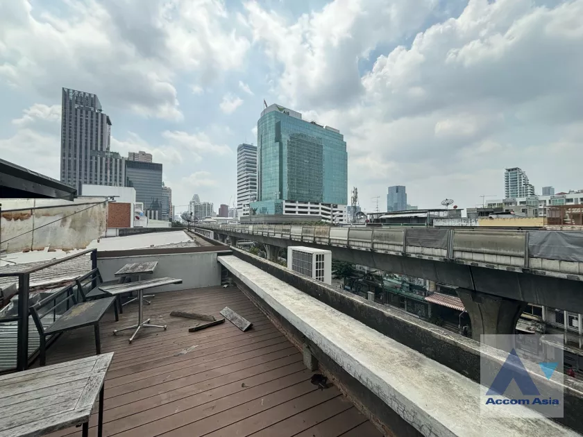 4  3 br Building For Sale in Phaholyothin ,Bangkok BTS Ari AA39535