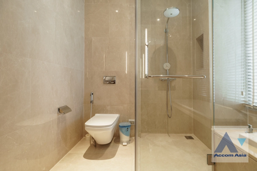 16  2 br Condominium For Sale in Charoen Nakhon ,Bangkok BTS Krung Thon Buri at Magnolias Waterfront Residences AA39548