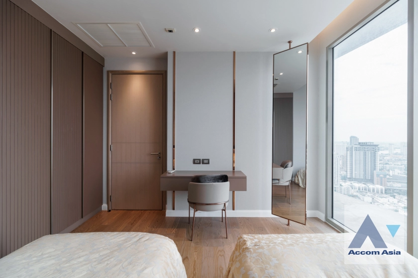 18  2 br Condominium For Sale in Charoen Nakhon ,Bangkok BTS Krung Thon Buri at Magnolias Waterfront Residences AA39548