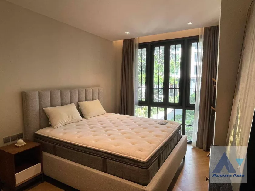 unit 2 Bedrooms  Condominium For Rent in Sukhumvit, Bangkok  near BTS Ekkamai (AA39556)