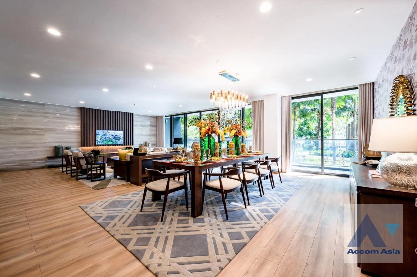 unitStylish condominium with garden view at Park Court Sukhumvit 77 (AA39561)