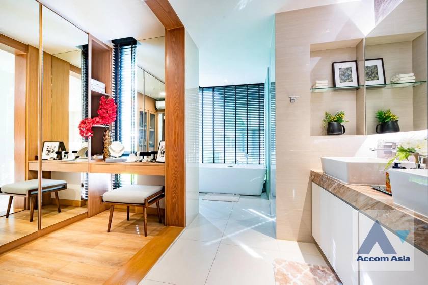 11  3 br Condominium For Sale in Sukhumvit ,Bangkok BTS On Nut at Park Court Sukhumvit 77 AA39561