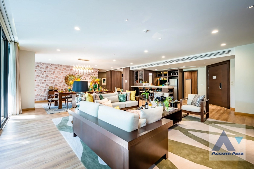  3 Bedrooms  Condominium For Rent & Sale in Sukhumvit, Bangkok  near BTS On Nut (AA39561)