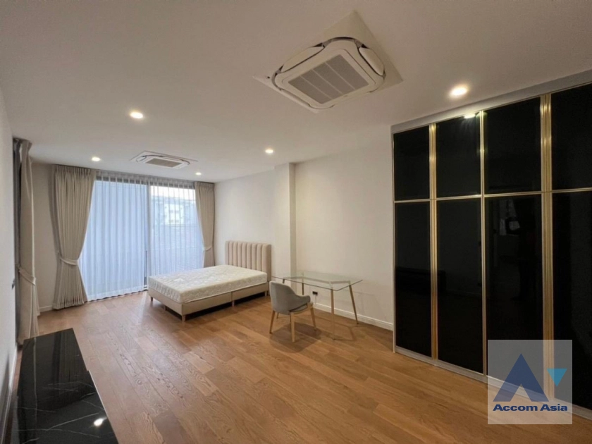 16  4 br House for rent and sale in Ratchadaphisek ,Bangkok MRT Thailand Cultural Center at BuGaan Rama9 - Mengjai AA39562