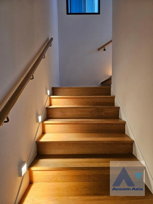 12  4 br House for rent and sale in Ratchadaphisek ,Bangkok MRT Thailand Cultural Center at BuGaan Rama9 - Mengjai AA39562