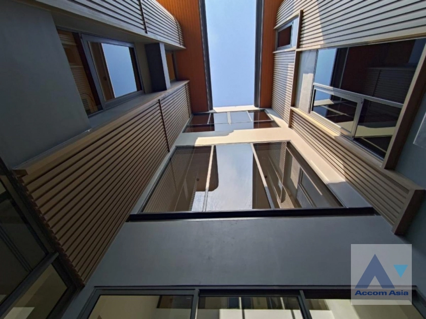  1  4 br House for rent and sale in Ratchadaphisek ,Bangkok MRT Thailand Cultural Center at BuGaan Rama9 - Mengjai AA39562